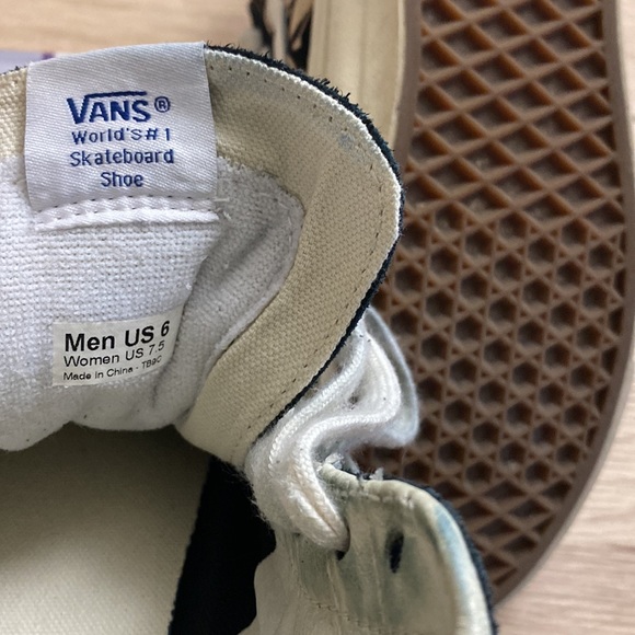 Vans off the wall, Unisex women’s size 7.5US, Men’s size 6US, Skateboard shoes - Picture 9 of 10